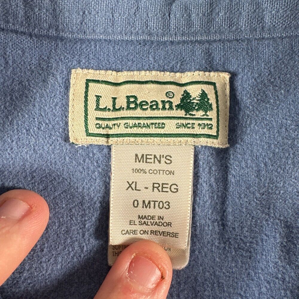 L.L. Bean Blue Men’s Casual Button-Down Shirt - Picture 11 of 12